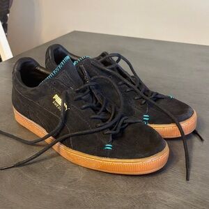 Puma Suede Classic Crafted
Black/Bluebird